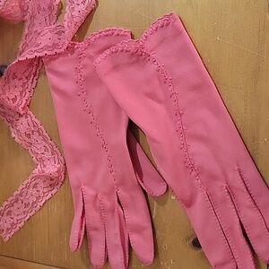 Vintage Hand Dyed Ladies Gloves in Coral Zazz Size 6